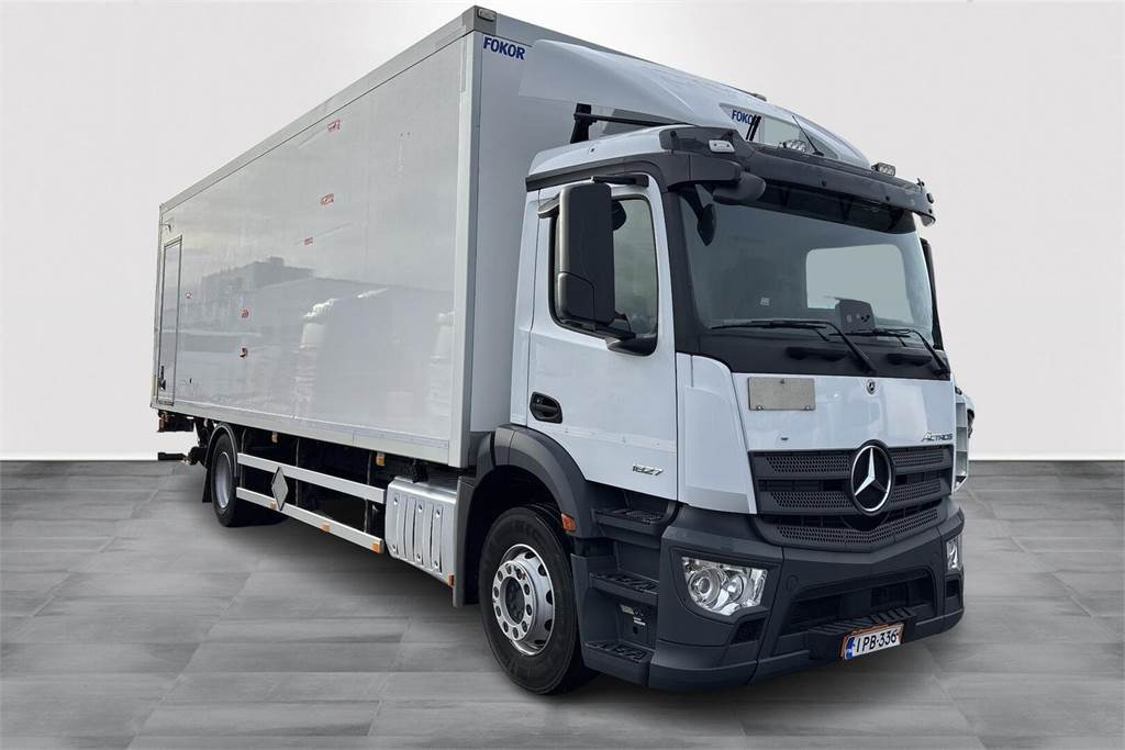 Mercedes-Benz ACTROS 1827 5 KSA-kori +PL - Camión caja cerrada: foto 3 Mercedes-Benz ACTROS 1827 5 KSA-kori +PL - Camión caja cerrada: foto 3