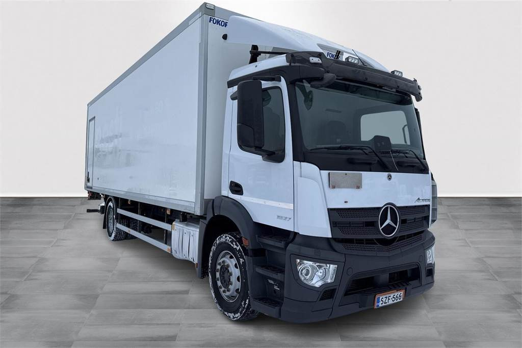 Mercedes-Benz ACTROS 1827 5 SM KSA-kori + PL - Camión caja cerrada: foto 4 Mercedes-Benz ACTROS 1827 5 SM KSA-kori + PL - Camión caja cerrada: foto 4