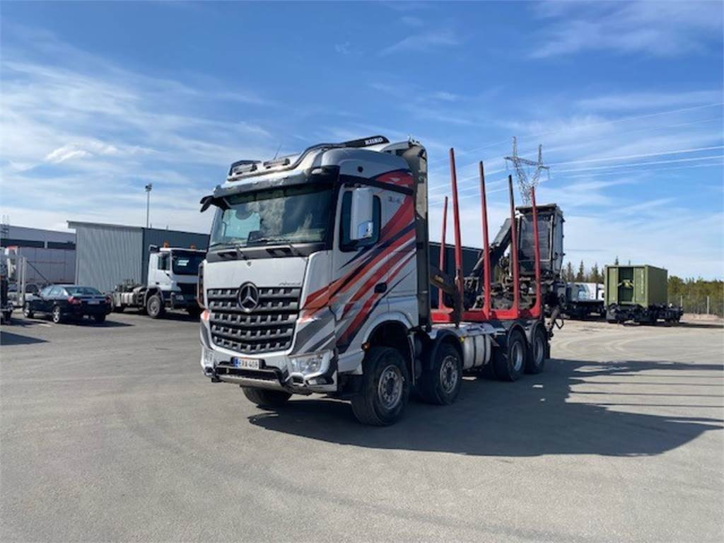 Mercedes-Benz AROCS 3763 8x4/4 Riikonen puuvarustus - Camión forestal: foto 1 Mercedes-Benz AROCS 3763 8x4/4 Riikonen puuvarustus - Camión forestal: foto 1