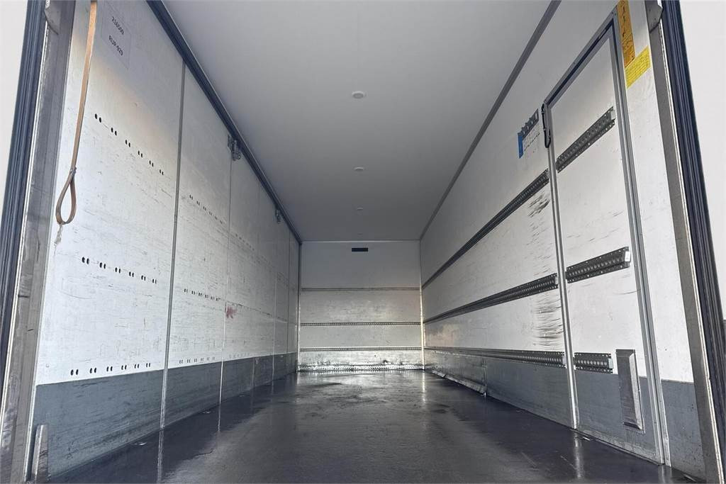 Camión caja cerrada Mercedes-Benz Actros 1827 L 5 SM KSA: foto 8