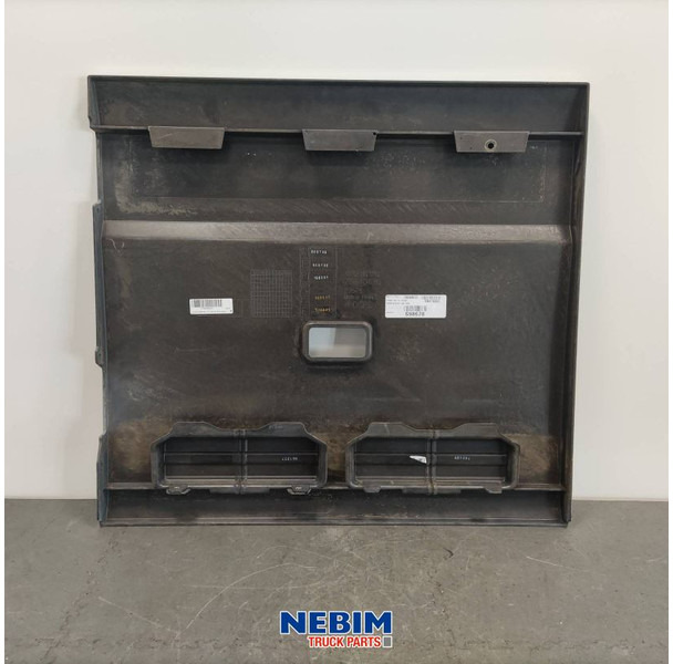 Volvo Volvo - 78640695 - Chassis skirt midden links - Piezas de recambio: foto 2 Volvo Volvo - 78640695 - Chassis skirt midden links - Piezas de recambio: foto 2