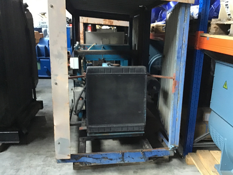 Ford 2714E POMP 550 BAR USED - Bomba de agua: foto 3 Ford 2714E POMP 550 BAR USED - Bomba de agua: foto 3