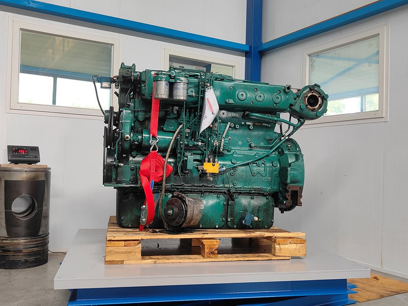 Volvo PENTA MD122A USED - Maquinaria de construcción: foto 3 Volvo PENTA MD122A USED - Maquinaria de construcción: foto 3