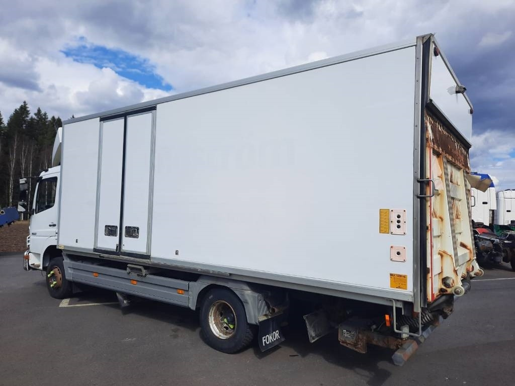 Mercedes-Benz Atego 1022 - Camión caja cerrada: foto 4 Mercedes-Benz Atego 1022 - Camión caja cerrada: foto 4