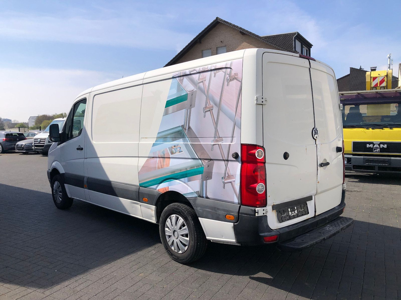 Volkswagen Crafter 2.5 TDI 30 mittel L2H1, Klima - Furgoneta pequeña: foto 4 Volkswagen Crafter 2.5 TDI 30 mittel L2H1, Klima - Furgoneta pequeña: foto 4