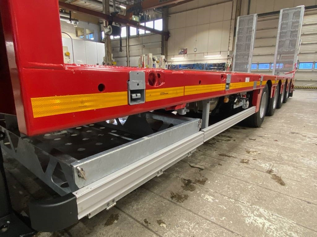 Faymonville Max Trailer, Max100 4AU - Semirremolque góndola rebajadas: foto 4 Faymonville Max Trailer, Max100 4AU - Semirremolque góndola rebajadas: foto 4