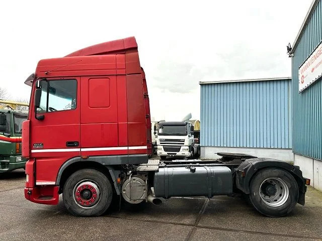 DAF 95.480 XF SPACECAB (EURO 3 / ZF16 MANUAL GEARBOX / 2x DIESELTANK / AIRCONDITIONING) - Cabeza tractora: foto 5 DAF 95.480 XF SPACECAB (EURO 3 / ZF16 MANUAL GEARBOX / 2x DIESELTANK / AIRCONDITIONING) - Cabeza tractora: foto 5