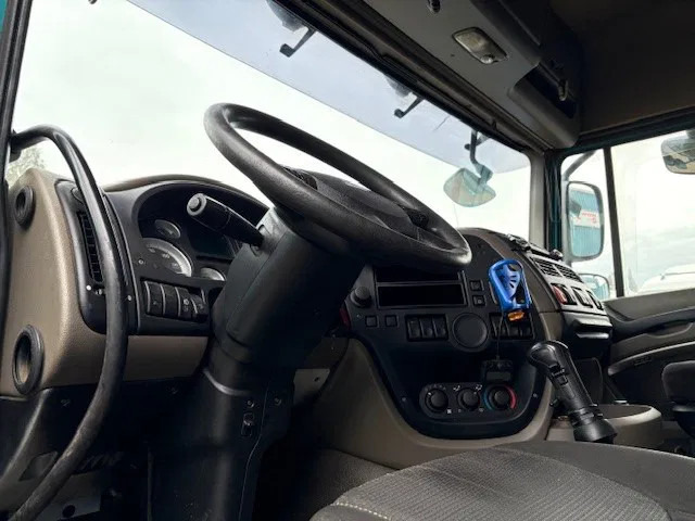 Cabeza tractora DAF XF 105.460 ATE SPACECAB (EURO 5 / ZF MANUAL GEARBOX / P.T.O. / AIRCONDITIONING / FRIDGE UNDER BED / ETC.): foto 9 Cabeza tractora DAF XF 105.460 ATE SPACECAB (EURO 5 / ZF MANUAL GEARBOX / P.T.O. / AIRCONDITIONING / FRIDGE UNDER BED / ETC.): foto 9