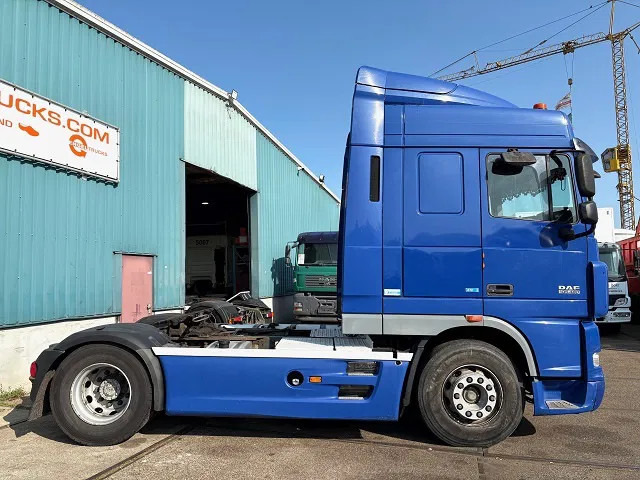 DAF XF 105.460 ATE SPACECAB (ZF16 MANUAL GEARBOX / HYDRAULIC KIT / P.T.O. / ADR-VLG / FULL SPOILERSET / FRIDGE) - Cabeza tractora: foto 4 DAF XF 105.460 ATE SPACECAB (ZF16 MANUAL GEARBOX / HYDRAULIC KIT / P.T.O. / ADR-VLG / FULL SPOILERSET / FRIDGE) - Cabeza tractora: foto 4