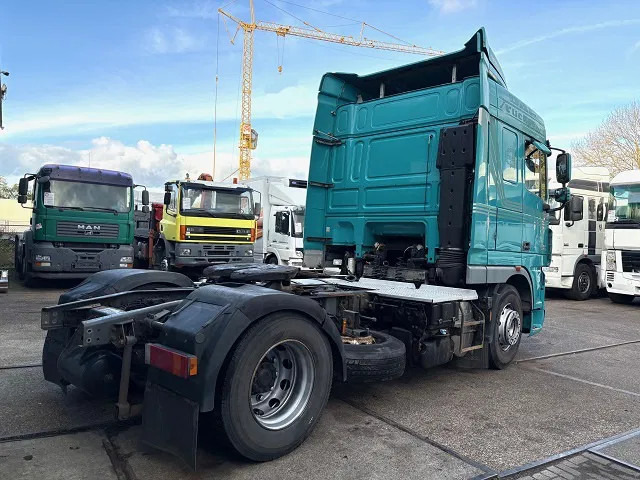 DAF XF 105.460 SPACECAB (EURO 5 / ZF16 MANUAL GEARBOX / P.T.O. / AIRCONDITIONING / FRIDGE UNDER BED / ETC.) - Cabeza tractora: foto 3 DAF XF 105.460 SPACECAB (EURO 5 / ZF16 MANUAL GEARBOX / P.T.O. / AIRCONDITIONING / FRIDGE UNDER BED / ETC.) - Cabeza tractora: foto 3