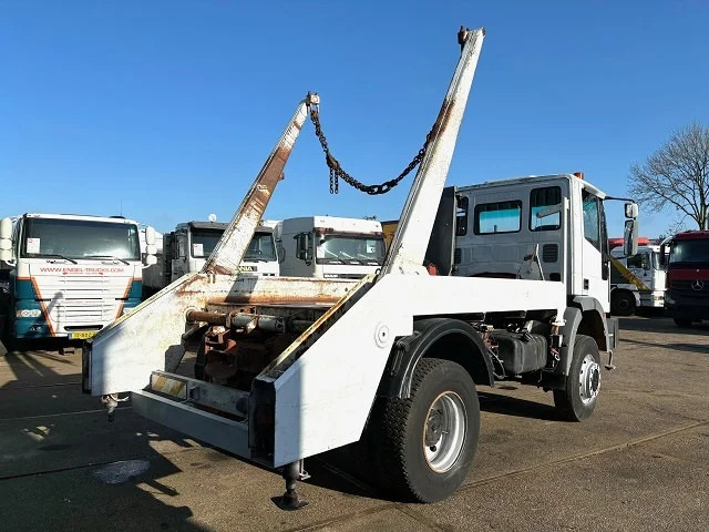 Iveco Eurocargo 135E23WR 4x4 FULL STEEL PORTAL CONTAINER (EURO 2 / ZF MANUAL GEARBOX / REDUCTION AXLES / FULL STEEL SUSPENSION) - Camión portacontenedor de cadenas: foto 2 Iveco Eurocargo 135E23WR 4x4 FULL STEEL PORTAL CONTAINER (EURO 2 / ZF MANUAL GEARBOX / REDUCTION AXLES / FULL STEEL SUSPENSION) - Camión portacontenedor de cadenas: foto 2