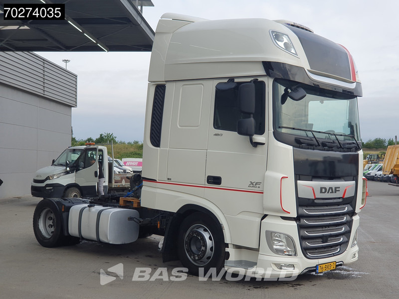 DAF XF 480 XF 4X2 DAMAGED! NL-Truck Mega Retarder 2X Tanks ACC Standklima Euro 6 - Cabeza tractora: foto 3 DAF XF 480 XF 4X2 DAMAGED! NL-Truck Mega Retarder 2X Tanks ACC Standklima Euro 6 - Cabeza tractora: foto 3