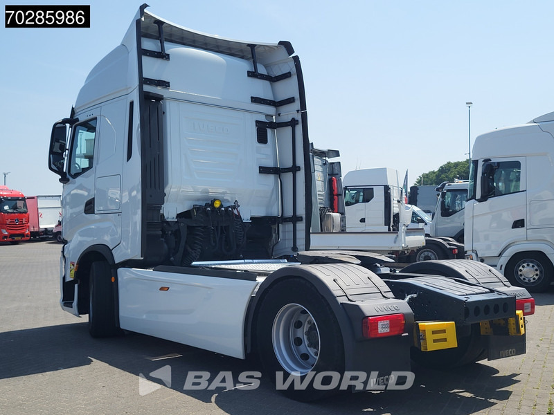 Iveco S-Way 490 4X2 Retarder Standklima 2xTanks Navi ACC LED Euro 6 - Cabeza tractora: foto 2 Iveco S-Way 490 4X2 Retarder Standklima 2xTanks Navi ACC LED Euro 6 - Cabeza tractora: foto 2