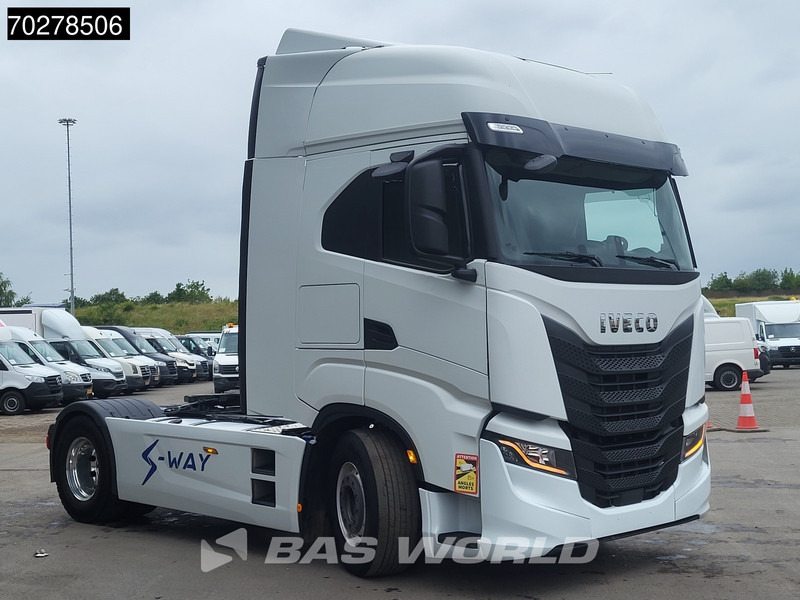 Iveco S-Way 570 S-Way 4X2 Retarder 2x Tanks Standklima Navi Alcoa's - Cabeza tractora: foto 3 Iveco S-Way 570 S-Way 4X2 Retarder 2x Tanks Standklima Navi Alcoa's - Cabeza tractora: foto 3