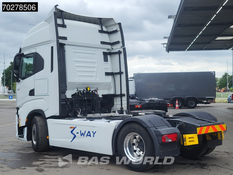 Iveco S-Way 570 S-Way 4X2 Retarder 2x Tanks Standklima Navi Alcoa's - Cabeza tractora: foto 2 Iveco S-Way 570 S-Way 4X2 Retarder 2x Tanks Standklima Navi Alcoa's - Cabeza tractora: foto 2