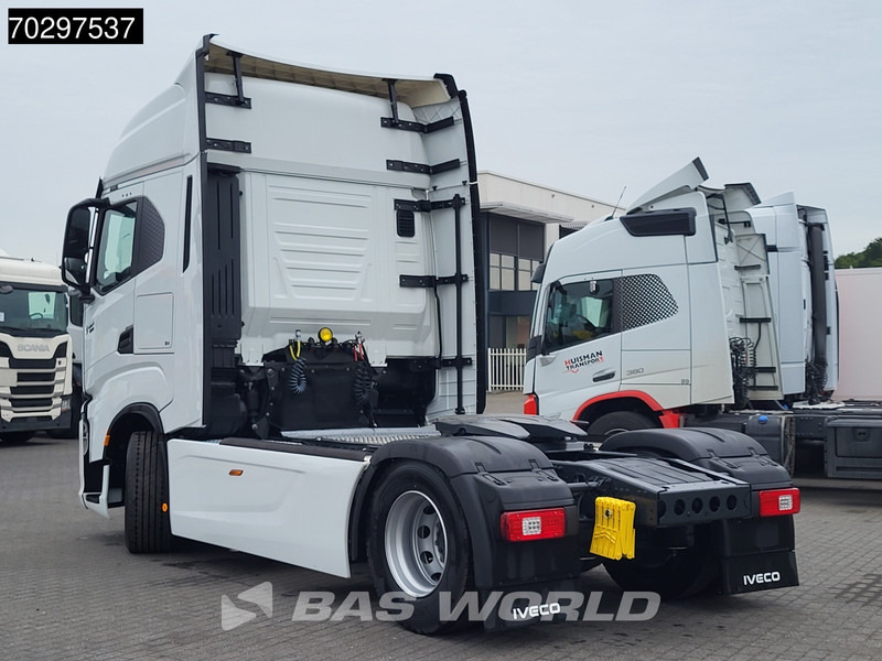 Iveco S-Way 580 4X2 NEW! 2x Tanks Standklima Navi ACC LED Euro 6 - Cabeza tractora: foto 2 Iveco S-Way 580 4X2 NEW! 2x Tanks Standklima Navi ACC LED Euro 6 - Cabeza tractora: foto 2