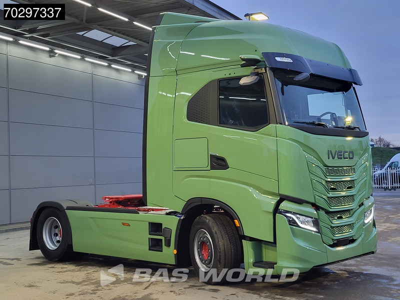 Iveco S-Way 580 4X2 NEW! LED Standklima ACC Navi Euro 6 - Cabeza tractora: foto 3 Iveco S-Way 580 4X2 NEW! LED Standklima ACC Navi Euro 6 - Cabeza tractora: foto 3