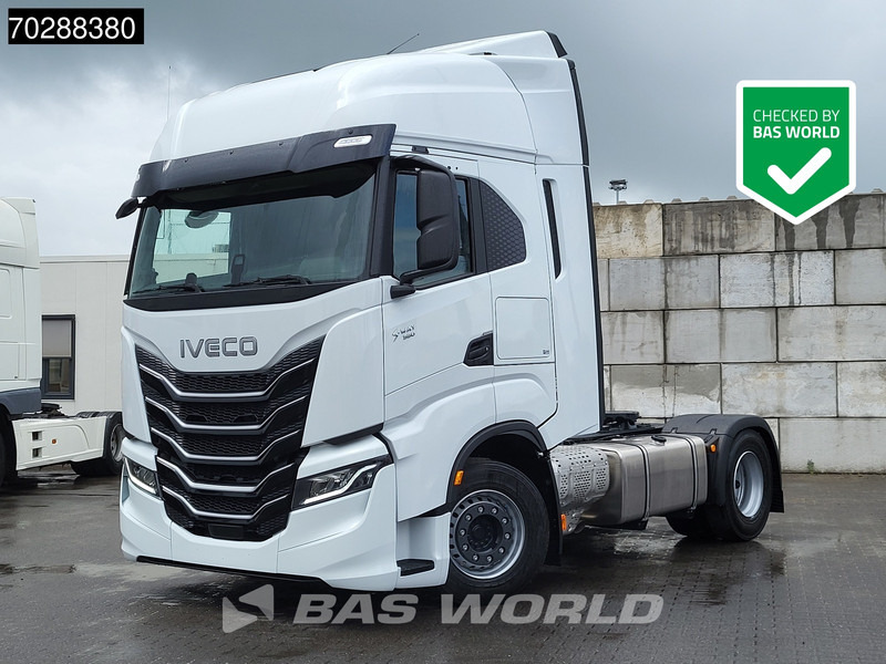 Cabeza tractora nuevo Iveco S-way 580 4X2 NEW! 2x Tanks Navi ACC Standklima: foto 1
