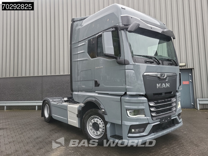 MAN TGX 18.480 4X2 NEW! GX Retarder 2x Tanks PTO-prepared Standklima Navi Euro 6 - Cabeza tractora: foto 3 MAN TGX 18.480 4X2 NEW! GX Retarder 2x Tanks PTO-prepared Standklima Navi Euro 6 - Cabeza tractora: foto 3