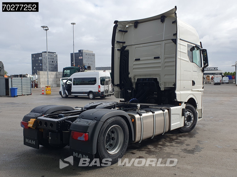 MAN TGX 18.520 4X2 NEW! GX Retarder 2x Tanks Standklima ACC - Cabeza tractora: foto 5 MAN TGX 18.520 4X2 NEW! GX Retarder 2x Tanks Standklima ACC - Cabeza tractora: foto 5