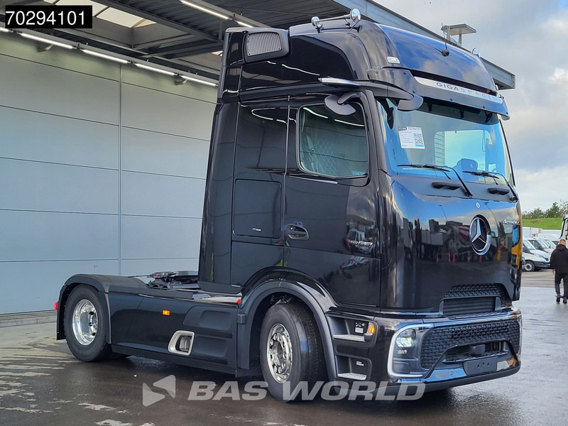 Mercedes-Benz Actros L 1863 4X2 NEW! Retarder Full-Air Leder Standklima 2x Tanks MirrorCam Navi PPC Alcoa's LED Euro 6 - Cabeza tractora: foto 3 Mercedes-Benz Actros L 1863 4X2 NEW! Retarder Full-Air Leder Standklima 2x Tanks MirrorCam Navi PPC Alcoa's LED Euro 6 - Cabeza tractora: foto 3