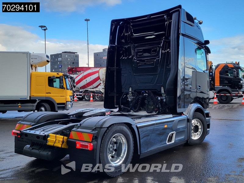 Mercedes-Benz Actros L 1863 4X2 NEW! Retarder Full-Air Leder Standklima 2x Tanks MirrorCam Navi PPC Alcoa's LED Euro 6 - Cabeza tractora: foto 5 Mercedes-Benz Actros L 1863 4X2 NEW! Retarder Full-Air Leder Standklima 2x Tanks MirrorCam Navi PPC Alcoa's LED Euro 6 - Cabeza tractora: foto 5