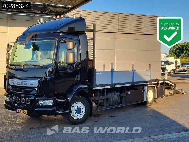 DAF LF 180 4X2 14t NL-Truck Machine transporter Oprijwagen Hydraulic ramps Euro 6 - Camión portavehículos: foto 1 DAF LF 180 4X2 14t NL-Truck Machine transporter Oprijwagen Hydraulic ramps Euro 6 - Camión portavehículos: foto 1