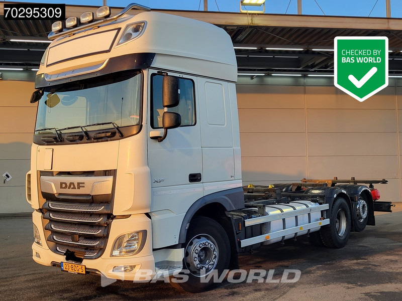 DAF XF 450 XF 6X2 NL-Truck Retarder 2xTanks Lift-axle Standairco ACC Euro 6 - Camión portacontenedore/ Intercambiable: foto 1 DAF XF 450 XF 6X2 NL-Truck Retarder 2xTanks Lift-axle Standairco ACC Euro 6 - Camión portacontenedore/ Intercambiable: foto 1