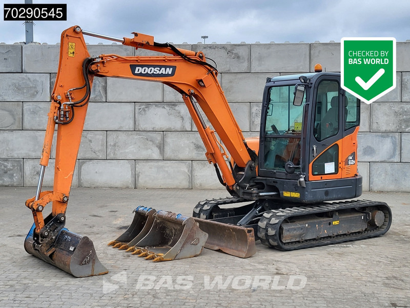 Doosan DX62R-3 3 BUCKETS - A/C - Miniexcavadora: foto 1 Doosan DX62R-3 3 BUCKETS - A/C - Miniexcavadora: foto 1