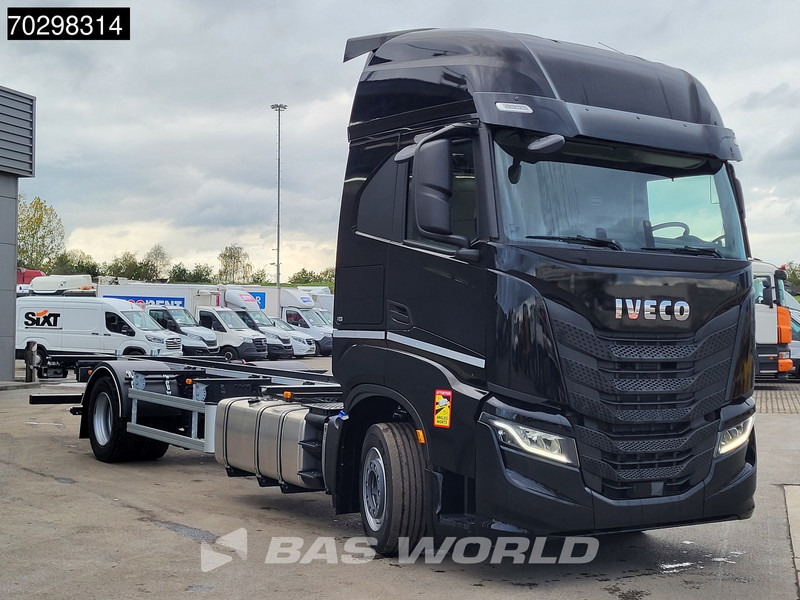 Iveco S-Way 460 4X2 NEW!! BDF Automatic Full air ACC Led Euro 6 - Camión portacontenedore/ Intercambiable: foto 3 Iveco S-Way 460 4X2 NEW!! BDF Automatic Full air ACC Led Euro 6 - Camión portacontenedore/ Intercambiable: foto 3