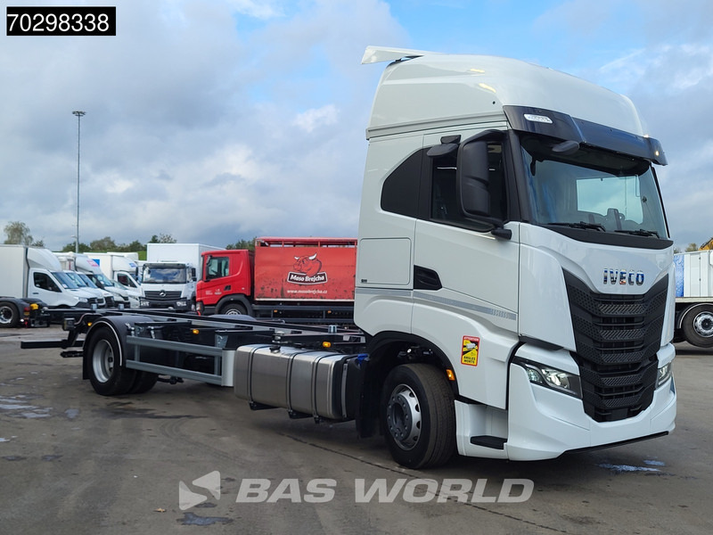 Iveco S-Way 460 4X2 NEW !! BDF Automatic Full air ACC Led Euro 6 - Camión portacontenedore/ Intercambiable: foto 3 Iveco S-Way 460 4X2 NEW !! BDF Automatic Full air ACC Led Euro 6 - Camión portacontenedore/ Intercambiable: foto 3