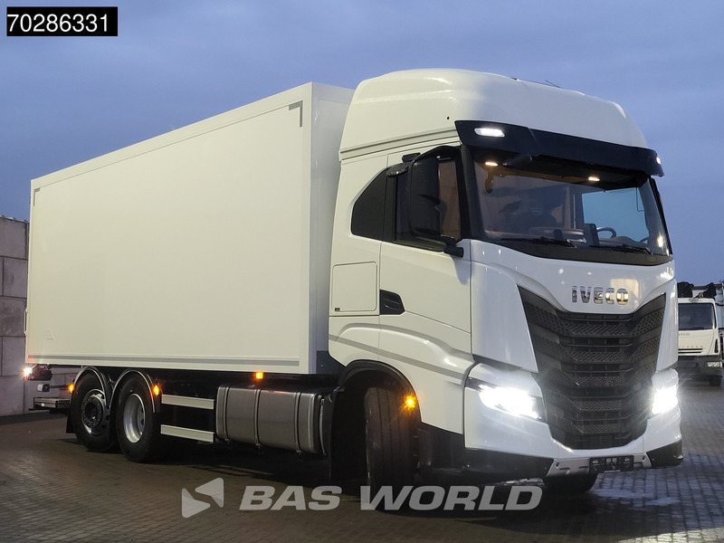 Iveco S-Way 490 6X2 2000kg Ladebordwand Lift/Steering Axle Automatic Navi ACC Euro 6 - Camión caja cerrada: foto 3 Iveco S-Way 490 6X2 2000kg Ladebordwand Lift/Steering Axle Automatic Navi ACC Euro 6 - Camión caja cerrada: foto 3
