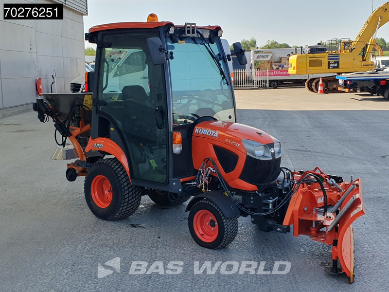 Kubota BX231 D-C C10 4X4 4x4 - INCL ATTACHMENTS - Tractor: foto 3 Kubota BX231 D-C C10 4X4 4x4 - INCL ATTACHMENTS - Tractor: foto 3