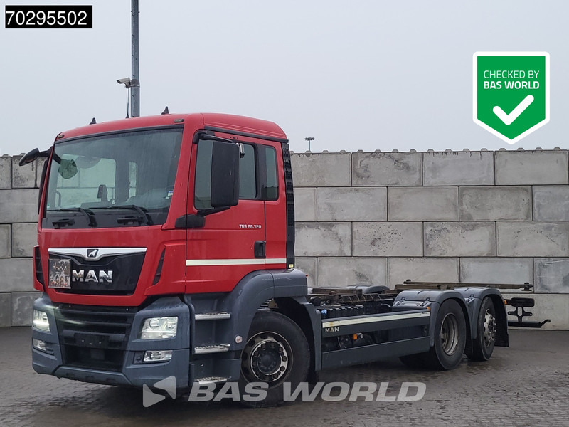 MAN TGS 26.320 TGS 6X2 ADR BDF Lift+Steering Axle Automatic Euro 6 - Camión portacontenedore/ Intercambiable: foto 1 MAN TGS 26.320 TGS 6X2 ADR BDF Lift+Steering Axle Automatic Euro 6 - Camión portacontenedore/ Intercambiable: foto 1
