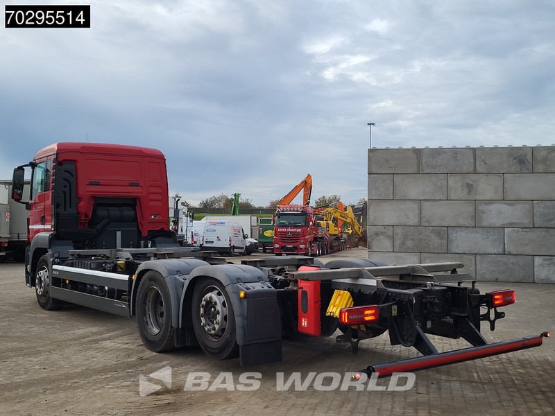 MAN TGS 26.320 TGS 6X2 ADR BDF Lift + Steering Axle Euro 6 - Camión portacontenedore/ Intercambiable: foto 2 MAN TGS 26.320 TGS 6X2 ADR BDF Lift + Steering Axle Euro 6 - Camión portacontenedore/ Intercambiable: foto 2