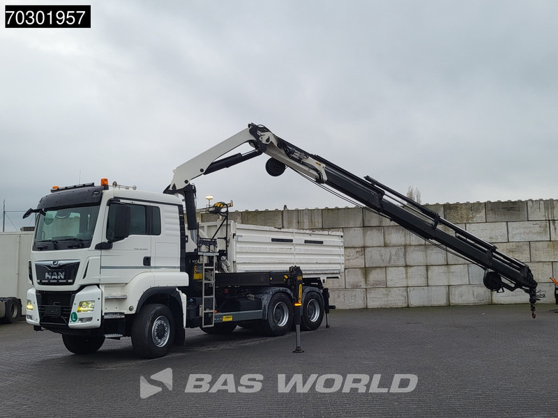 MAN TGS 33.420 6X6 Palfinger PK33002 EH Crane 12m3 tipper Manual Retarder Big-Axle Euro 6 - Camión volquete, Camión grúa: foto 2 MAN TGS 33.420 6X6 Palfinger PK33002 EH Crane 12m3 tipper Manual Retarder Big-Axle Euro 6 - Camión volquete, Camión grúa: foto 2