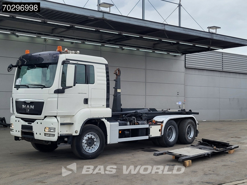 MAN TGS 33.440 6X4 25Ton AJK NHS25-5930 hooklift with 5th wheel Wechselsystem Manual Big-Axle Euro 5 - Camión multibasculante: foto 1 MAN TGS 33.440 6X4 25Ton AJK NHS25-5930 hooklift with 5th wheel Wechselsystem Manual Big-Axle Euro 5 - Camión multibasculante: foto 1