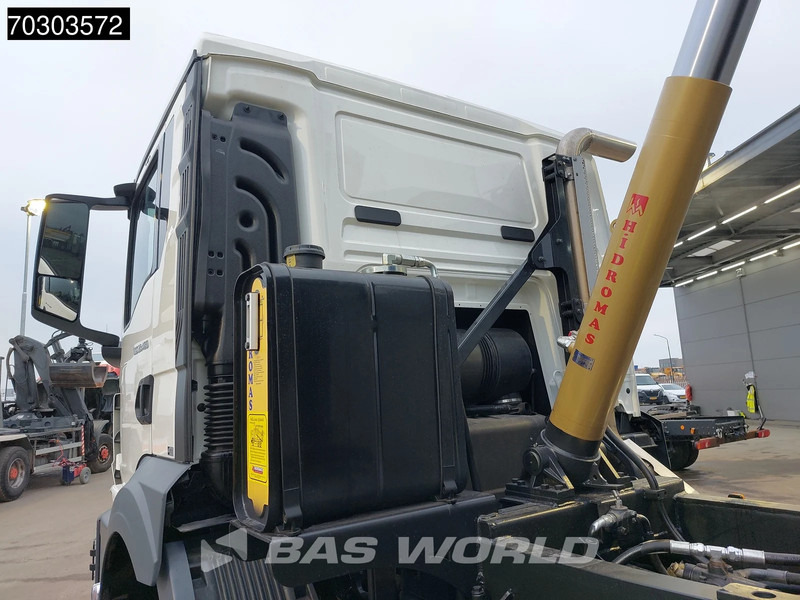 MAN TGS 33.480 6X4 NEW! 20m3 Tipper Steelsuspension Big-Axle Automatic Euro 6 - Camión volquete: foto 3 MAN TGS 33.480 6X4 NEW! 20m3 Tipper Steelsuspension Big-Axle Automatic Euro 6 - Camión volquete: foto 3