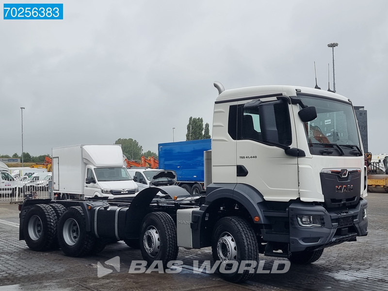 MAN TGS 41.440 8X4 NEW chassis Steelsuspension Automatic Euro 6 - Camión chasis: foto 3 MAN TGS 41.440 8X4 NEW chassis Steelsuspension Automatic Euro 6 - Camión chasis: foto 3