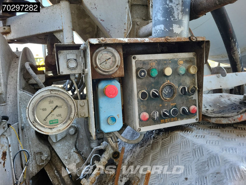 Camión hormigonera Mercedes-Benz Actros 3241 8X4 Mecbo PUMI incomplete Seelsuspension Big-Axle Euro 3: foto 18