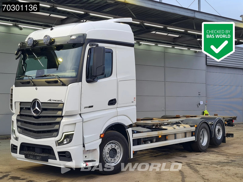 Mercedes-Benz Actros L 2558 Actros 6X2 BDF Full Air Suspension Automatic Lift-Axle Euro 6 - Camión portacontenedore/ Intercambiable: foto 1 Mercedes-Benz Actros L 2558 Actros 6X2 BDF Full Air Suspension Automatic Lift-Axle Euro 6 - Camión portacontenedore/ Intercambiable: foto 1