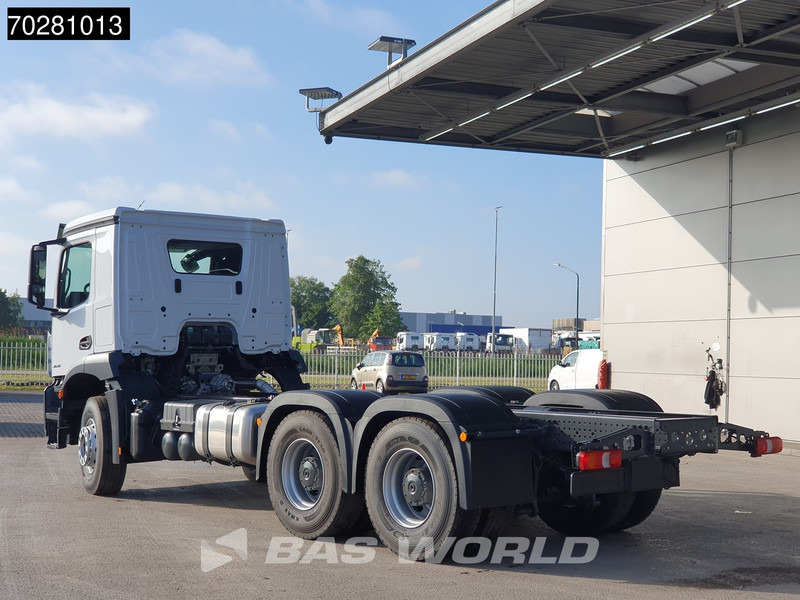 Mercedes-Benz Arocs 2636 6X4 NEW chassis Flywheel PTO Big-Axle Automatic Steelsuspension Euro 6 - Camión chasis: foto 2 Mercedes-Benz Arocs 2636 6X4 NEW chassis Flywheel PTO Big-Axle Automatic Steelsuspension Euro 6 - Camión chasis: foto 2