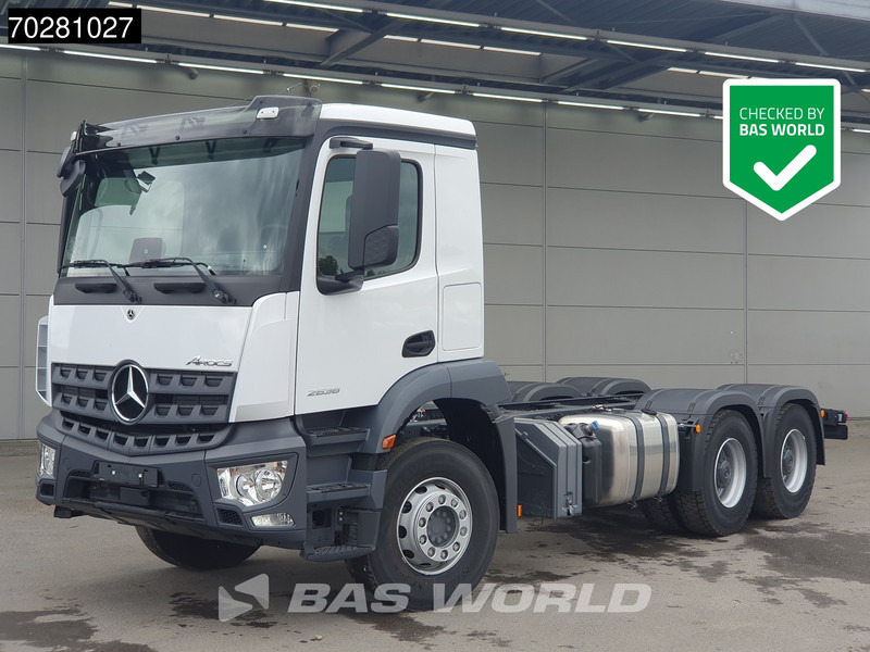 Mercedes-Benz Arocs 2636 6X4 NEW chassis Flywheel PTO Big-Axle Automatic Steelsuspension Euro 6 - Camión chasis: foto 1 Mercedes-Benz Arocs 2636 6X4 NEW chassis Flywheel PTO Big-Axle Automatic Steelsuspension Euro 6 - Camión chasis: foto 1