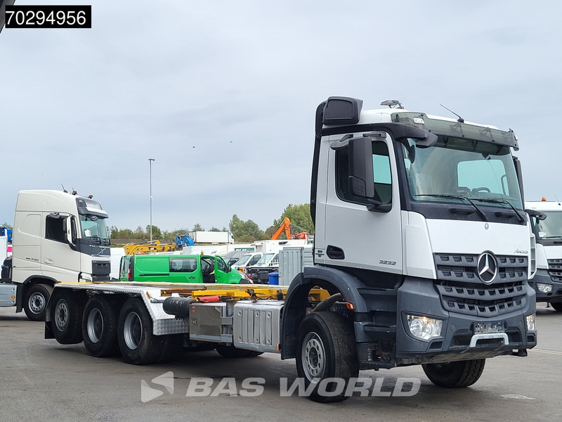 Mercedes-Benz Arocs 3232 Arocs 8X4 LOW Mileage! BDF Big-Axle Lift+Steering-Axle Euro 6 - Camión portacontenedore/ Intercambiable: foto 3 Mercedes-Benz Arocs 3232 Arocs 8X4 LOW Mileage! BDF Big-Axle Lift+Steering-Axle Euro 6 - Camión portacontenedore/ Intercambiable: foto 3
