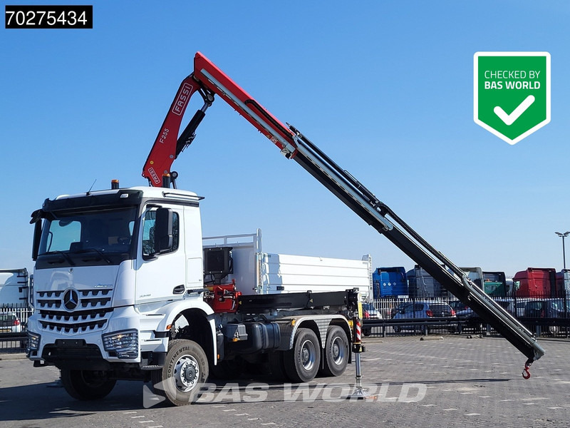 Mercedes-Benz Arocs 3348 6X6 Fassi F255A.2.24 xe-dynamic Kran Dreiseitenkipper Navi Euro 6 - Camión volquete, Camión grúa: foto 1 Mercedes-Benz Arocs 3348 6X6 Fassi F255A.2.24 xe-dynamic Kran Dreiseitenkipper Navi Euro 6 - Camión volquete, Camión grúa: foto 1
