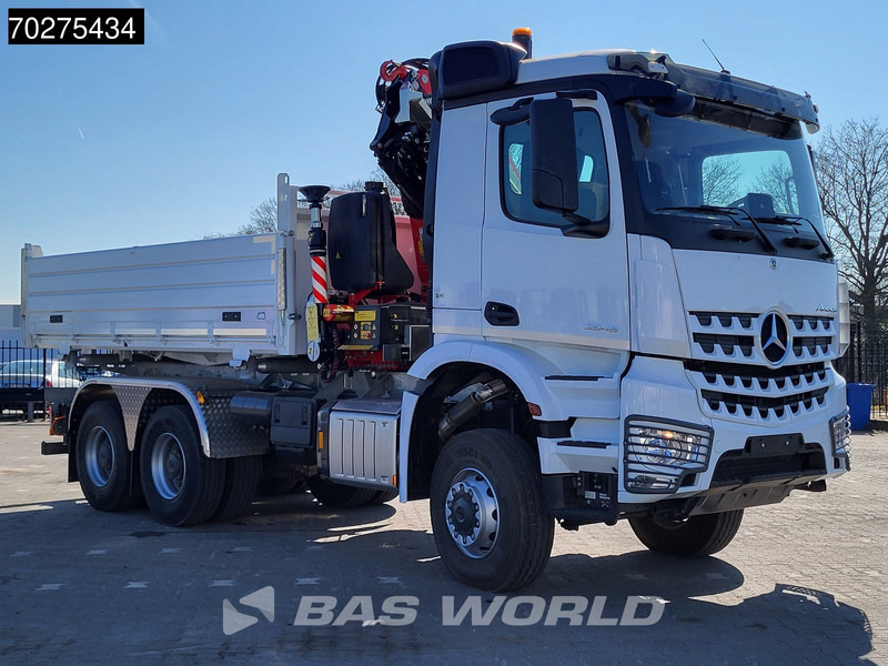 Mercedes-Benz Arocs 3348 6X6 NEW Fassi F255A.2.24 Kran Crane 3-way tipper Navi Euro 6 - Camión volquete, Camión grúa: foto 2 Mercedes-Benz Arocs 3348 6X6 NEW Fassi F255A.2.24 Kran Crane 3-way tipper Navi Euro 6 - Camión volquete, Camión grúa: foto 2