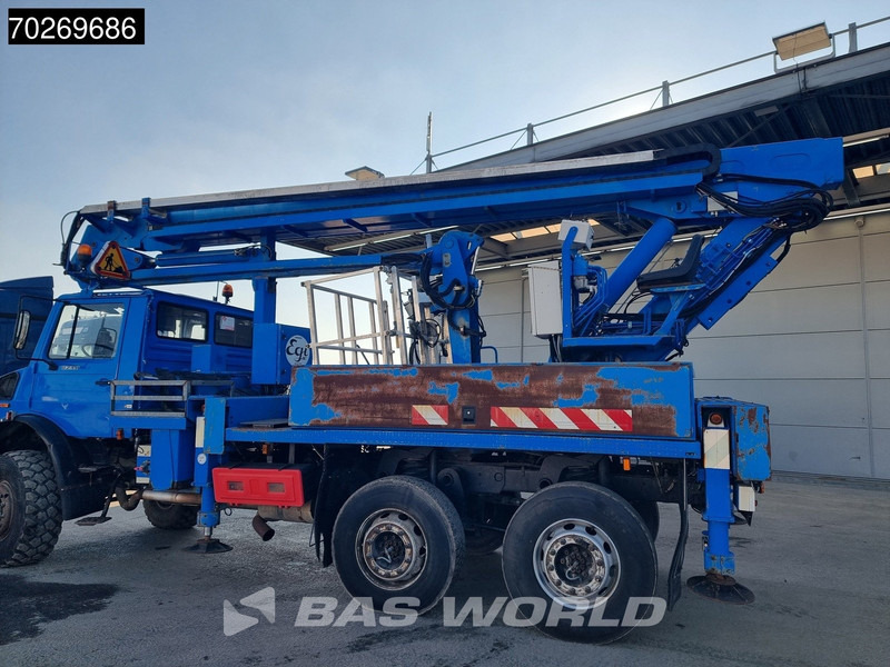 Unimog U2450L 6X6 Unimog Engin EGI TP 226 hubarbeitsbühne Manual Euro 2 - Camión grúa: foto 3 Unimog U2450L 6X6 Unimog Engin EGI TP 226 hubarbeitsbühne Manual Euro 2 - Camión grúa: foto 3