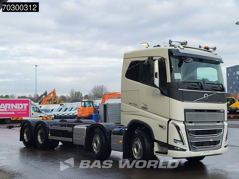 Volvo FH16 750 FH16 8X4 NEW 8x4 chassis! Air suspension Big-Axle Automatic VEB+ Euro 6 - Camión chasis: foto 3 Volvo FH16 750 FH16 8X4 NEW 8x4 chassis! Air suspension Big-Axle Automatic VEB+ Euro 6 - Camión chasis: foto 3