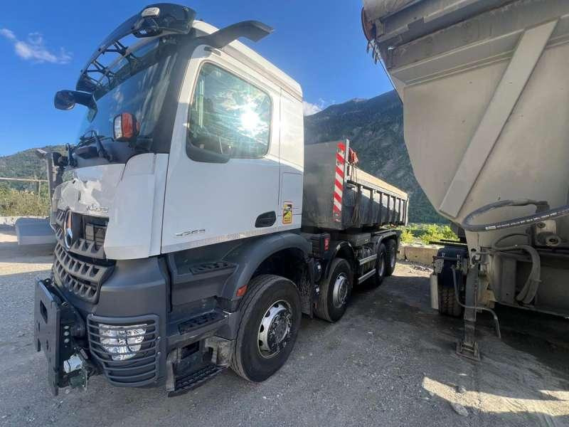 Mercedes Camion Benne AROCS 3253 8X4 - Camión volquete: foto 2 Mercedes Camion Benne AROCS 3253 8X4 - Camión volquete: foto 2