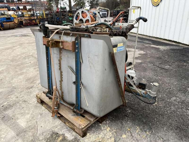 Tecnoma CUVE DE TRAITEMENT PHYTO - Pulverizador suspendido: foto 2 Tecnoma CUVE DE TRAITEMENT PHYTO - Pulverizador suspendido: foto 2